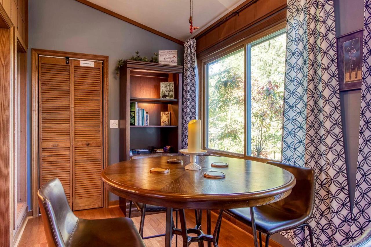 Cozy Cabin With Mountain Views Near Skylift Park! Gatlinburg Exterior photo